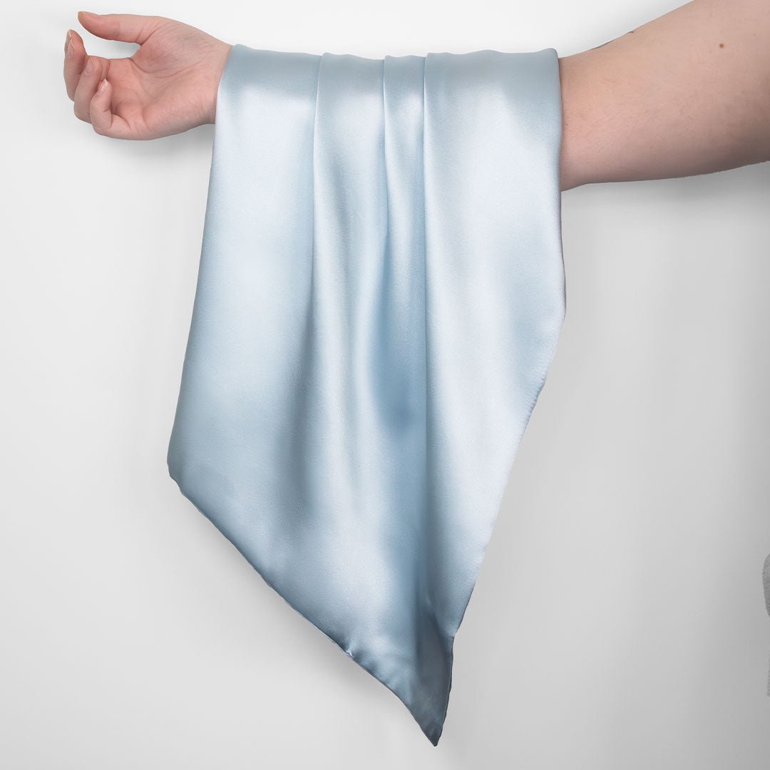 iGlow Silkeputetrekk, Blue Ice + Teddytøfler, Sweet Blue - iGlow.no