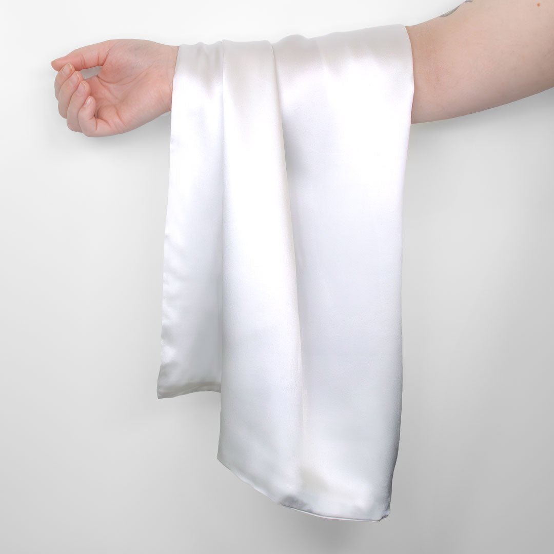 🎁 iGlow Silkeputetrekk - Calm White (Hvit) (20% off) - iGlow.no