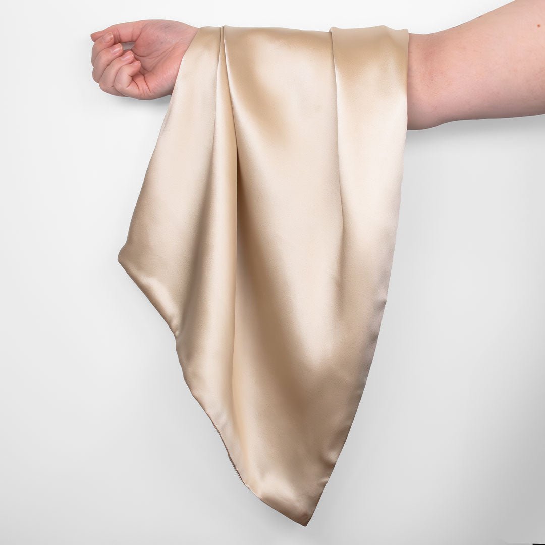 🎁 iGlow Silkeputetrekk - Champagne Dreams (Sjampanje) (50% off)