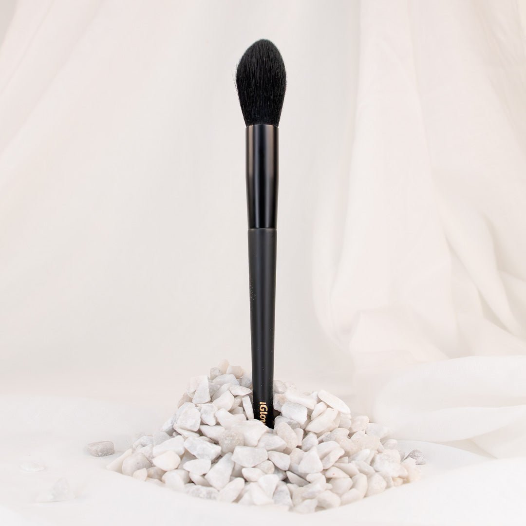 Pointed Cheek Brush - Sminkekost - iGlow.no