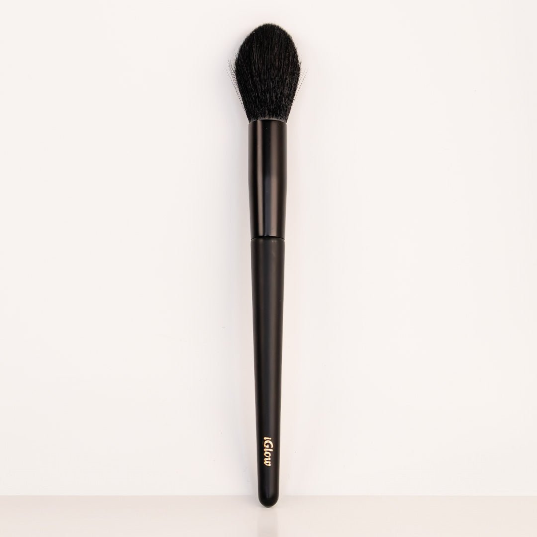 Pointed Cheek Brush - Sminkekost - iGlow.no