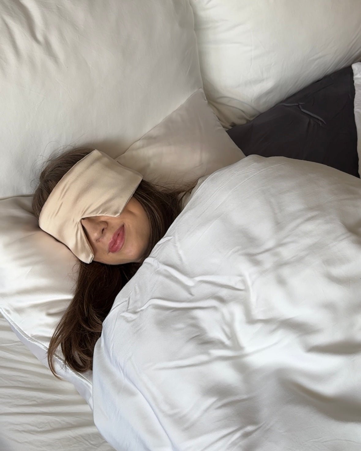 iGlow Silk Sleep Mask - Sovemaske, White - iGlow.no