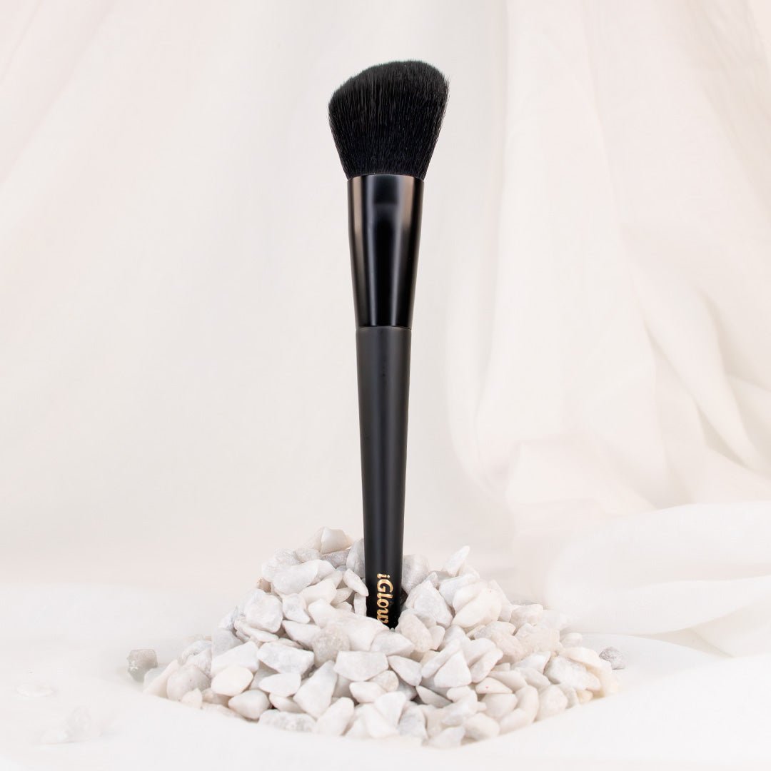 Angled Contour Blush Brush - Sminkekost - iGlow.no